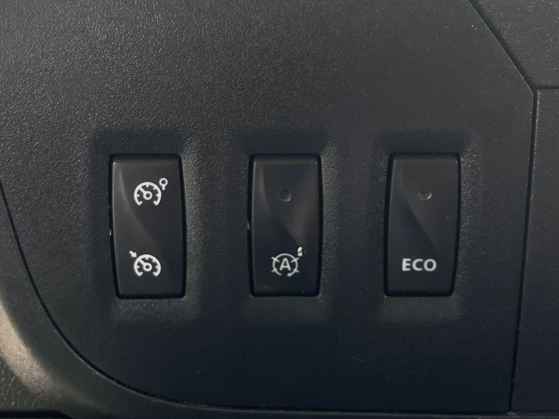 Photo 24 de l'offre de RENAULT MASTER III FG F3500 L2H2 2.3 DCI 145CH ENERGY CONFORT EURO6 à 21970€ chez Autos Shala