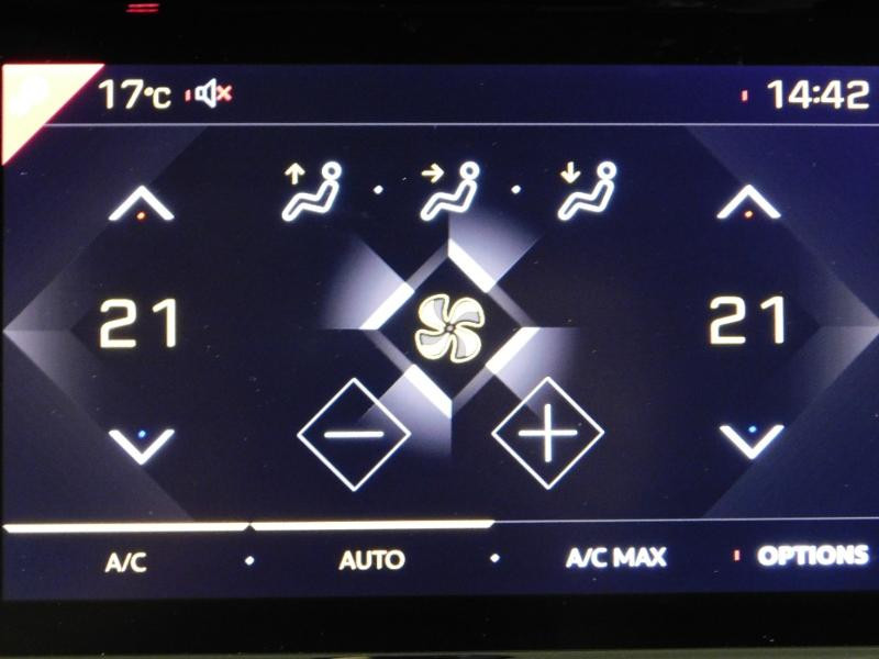 Photo 23 de l'offre de DS DS 7 Crossback BlueHDi 130ch Chic Automatique à 35990€ chez Autovia Véhicules Multimarques