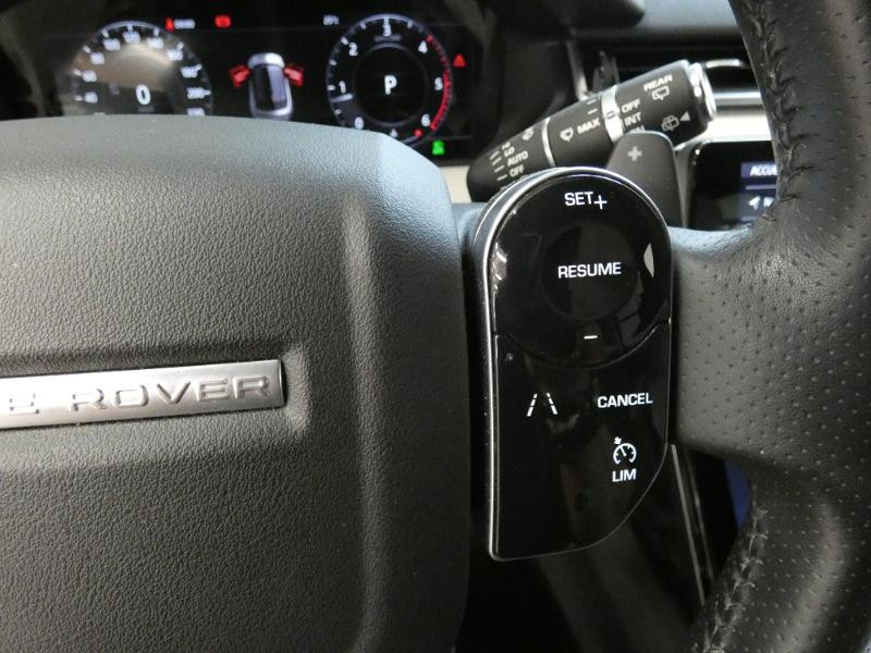 Photo 22 de l'offre de LAND-ROVER Range Rover Velar 2.0D 180ch AWD BVA à 49990€ chez Autovia Véhicules Multimarques