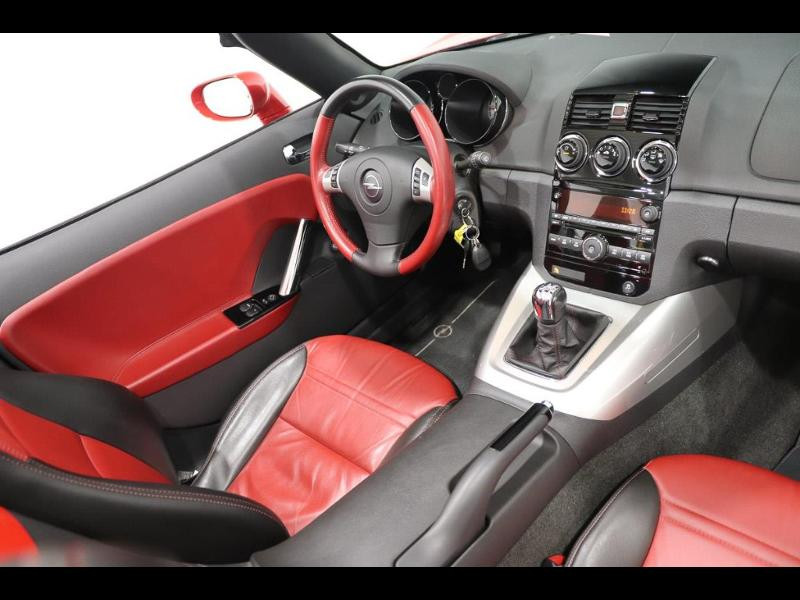 Photo 2 de l'offre de OPEL GT 2.0 Turbo à 27990€ chez Autovia Véhicules Multimarques