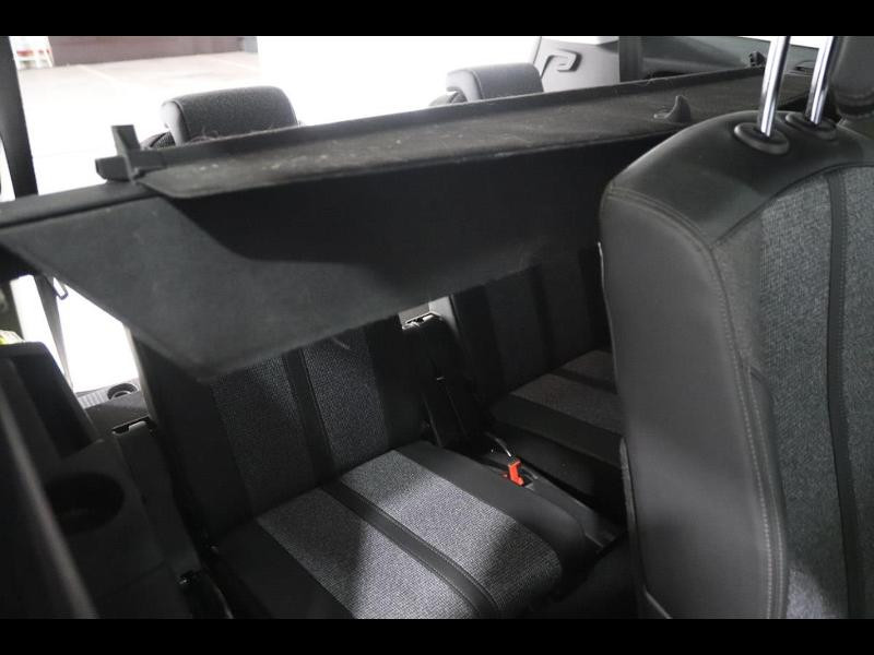 Photo 4 de l'offre de PEUGEOT 5008 1.5 BlueHDi 130ch E6.c Allure S&S EAT8 à 31990€ chez Autovia Véhicules Multimarques