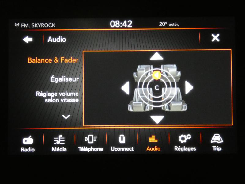 Photo 10 de l'offre de FIAT 500 1.2 8v 69ch Lounge à 12980€ chez Autovia Véhicules Multimarques
