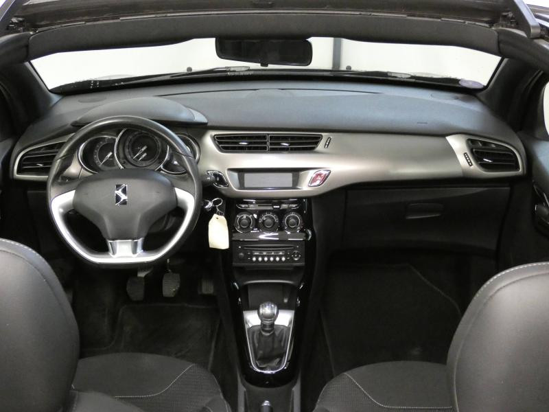 Photo 2 de l'offre de DS DS 3 Cabrio PureTech 82ch Be Chic à 13990€ chez Autovia Véhicules Multimarques