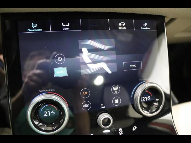 Photo 13 de l'offre de LAND-ROVER Range Rover Velar 2.0D 180ch R-Dynamic AWD BVA à 48590€ chez Autovia Véhicules Multimarques