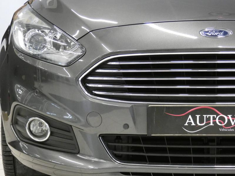 Photo 7 de l'offre de FORD S-MAX 2.0 TDCi 150ch Stop&Start Titanium à 19990€ chez Autovia Véhicules Multimarques