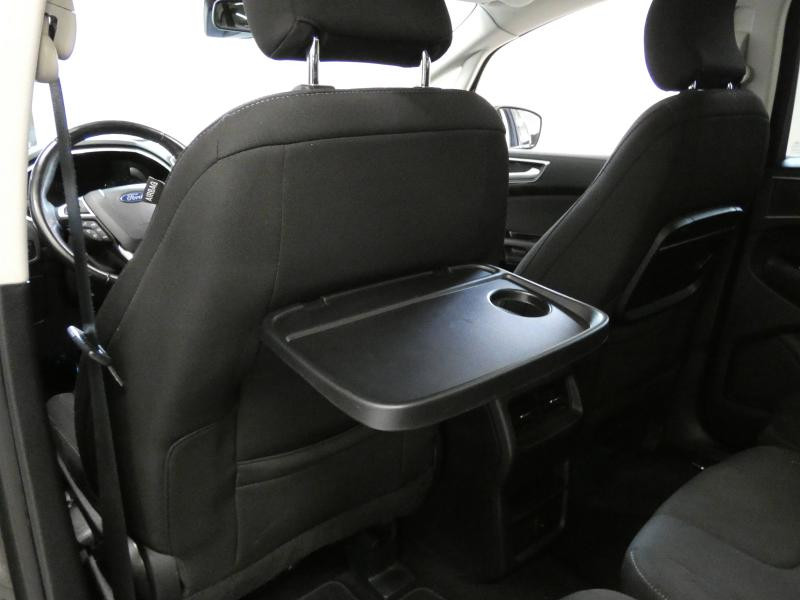 Photo 13 de l'offre de FORD S-MAX 2.0 TDCi 150ch Stop&Start Titanium à 19990€ chez Autovia Véhicules Multimarques