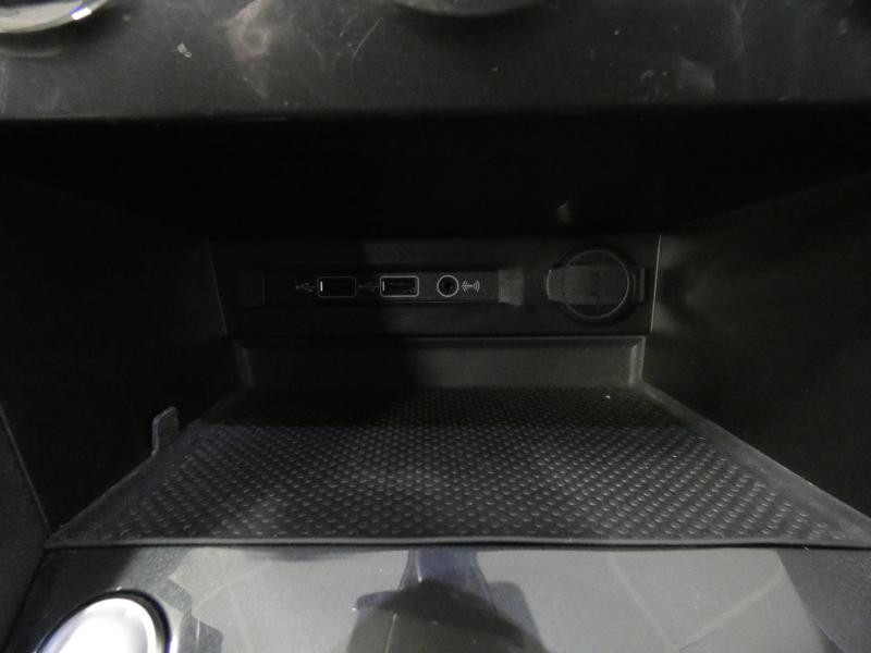 Photo 18 de l'offre de VOLKSWAGEN Tiguan 2.0 TDI 150ch Carat DSG7 Euro6d-T à 35980€ chez Autovia Véhicules Multimarques