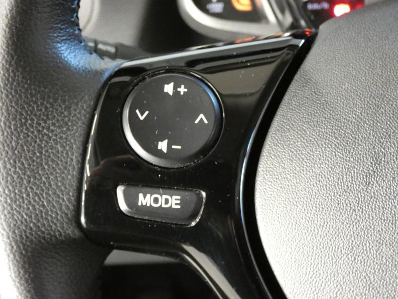 Photo 15 de l'offre de CITROEN C1 VTi 72 S&S Shine 3p E6.d à 13490€ chez Autovia Véhicules Multimarques