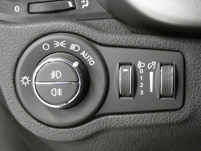 Photo 23 de l'offre de FIAT 500X 1.6 Multijet 130ch Sport à 29900€ chez Autovia Véhicules Multimarques