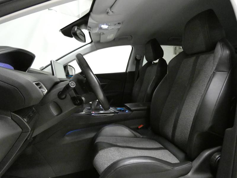 Photo 22 de l'offre de PEUGEOT 3008 1.2 PureTech 130ch Allure S&S à 20490€ chez Autovia Véhicules Multimarques
