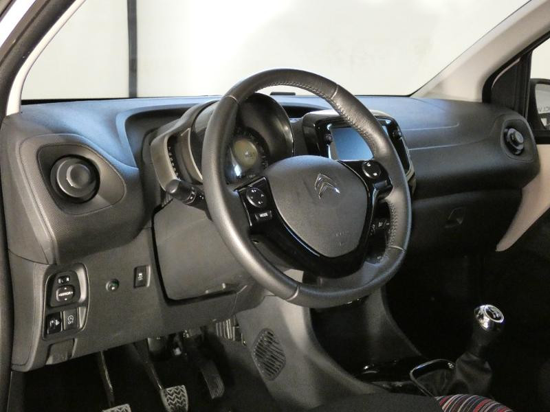 Photo 9 de l'offre de CITROEN C1 VTi 72 S&S Shine 3p E6.d à 13490€ chez Autovia Véhicules Multimarques
