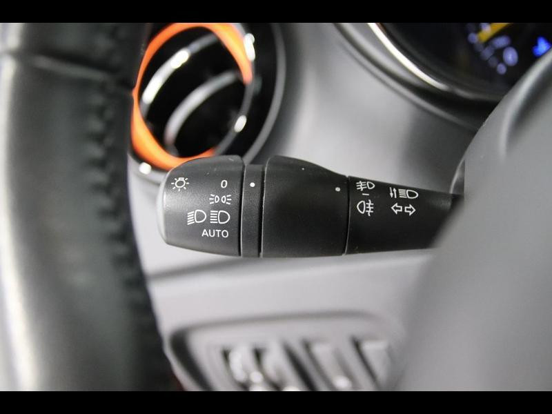 Photo 10 de l'offre de RENAULT Captur 1.5 dCi 90ch Stop&Start energy Intens eco² à 11990€ chez Autovia Véhicules Multimarques
