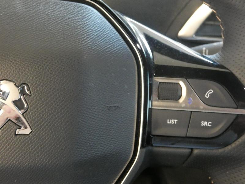 Photo 16 de l'offre de PEUGEOT 3008 1.5 BlueHDi 130ch S&S GT à 32290€ chez Autovia Véhicules Multimarques