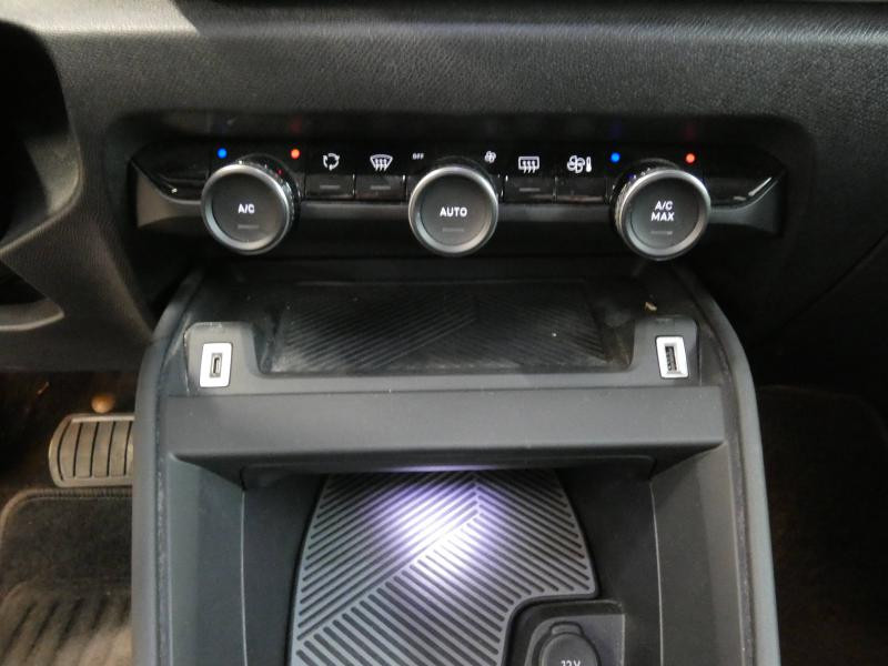 Photo 17 de l'offre de CITROEN C4 BlueHDi 130ch S&S Feel Pack EAT8 à 23680€ chez Autovia Véhicules Multimarques