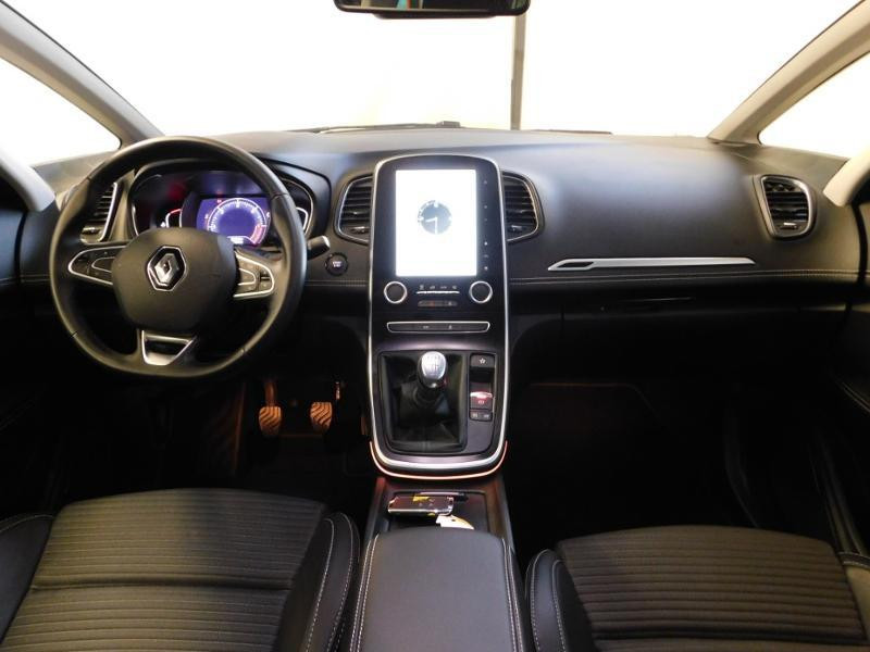 Photo 2 de l'offre de RENAULT Scenic 1.6 dCi 130ch energy Intens à 20490€ chez Autovia Véhicules Multimarques