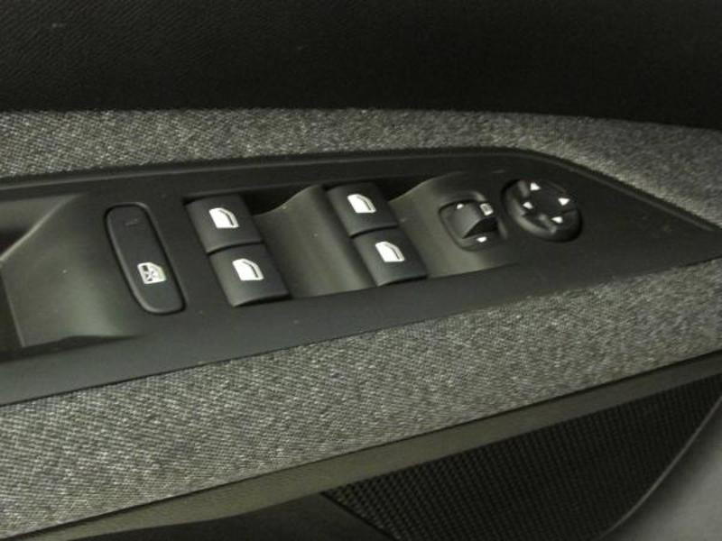 Photo 8 de l'offre de PEUGEOT 3008 1.2 PureTech 130ch Active S&S à 20990€ chez Autovia Véhicules Multimarques