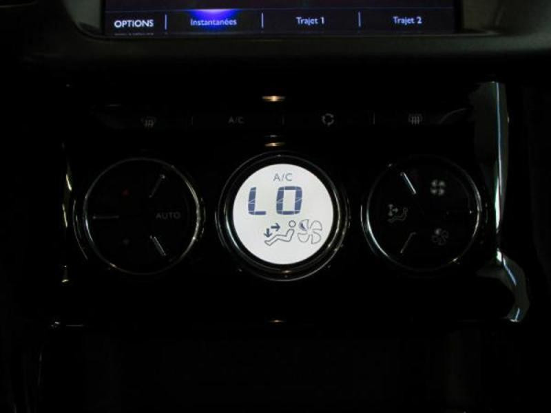 Photo 17 de l'offre de DS DS 3 BlueHDi 100ch Drive Efficiency Executive S&S à 11990€ chez Autovia Véhicules Multimarques