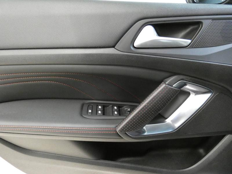 Photo 13 de l'offre de PEUGEOT 308 1.2 PureTech 130ch E6.c S&S GT Line EAT8 à 21980€ chez Autovia Véhicules Multimarques