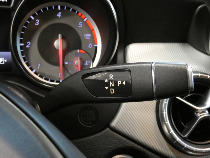 Photo 15 de l'offre de MERCEDES-BENZ CLA 220 d Fascination 7G-DCT à 26490€ chez Autovia Véhicules Multimarques