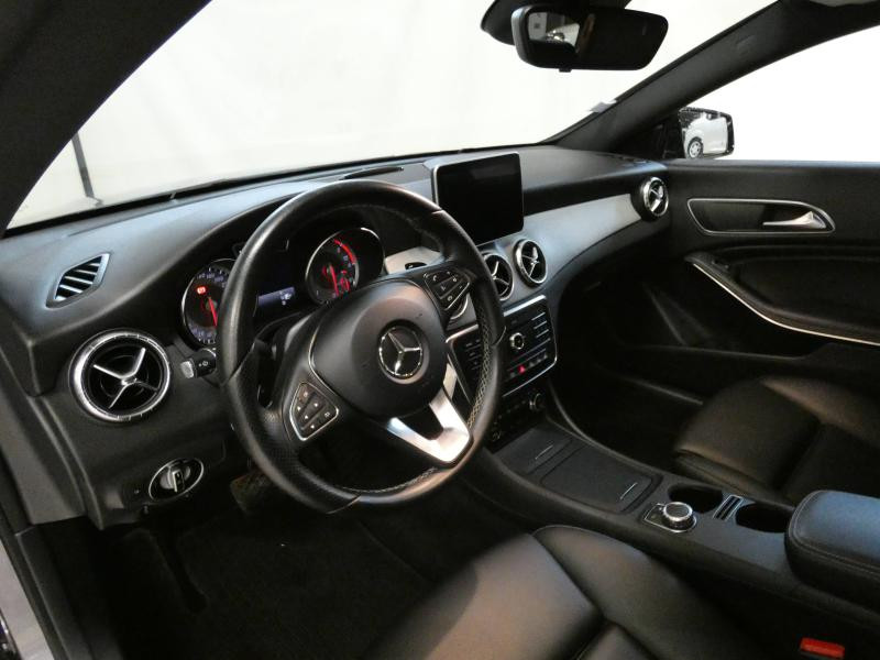 Photo 8 de l'offre de MERCEDES-BENZ CLA 220 d Fascination 7G-DCT à 26490€ chez Autovia Véhicules Multimarques