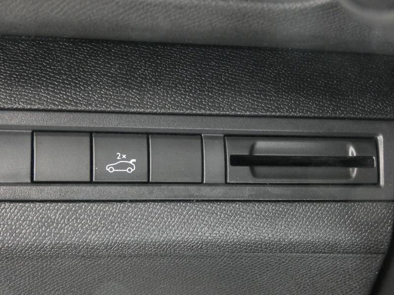 Photo 14 de l'offre de PEUGEOT 3008 1.6 BlueHDi 120ch Crossway S&S EAT6 à 22990€ chez Autovia Véhicules Multimarques