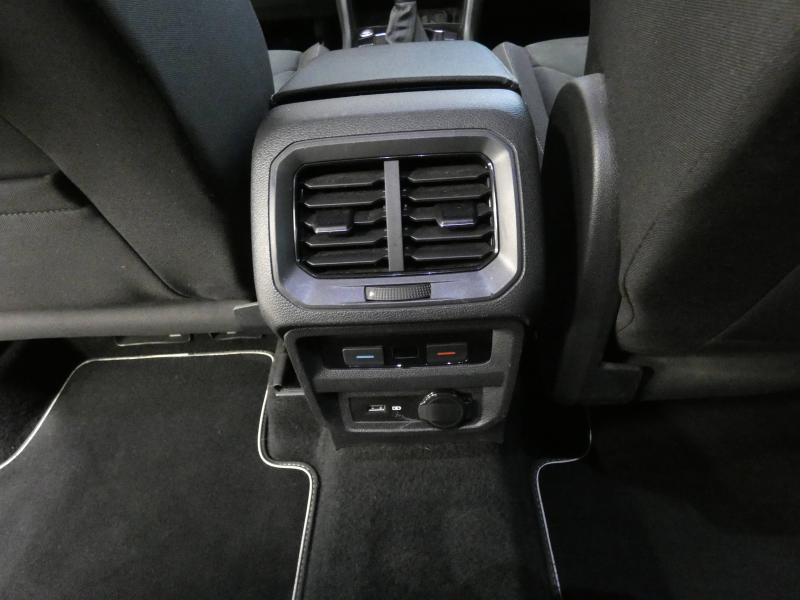 Photo 10 de l'offre de VOLKSWAGEN Tiguan 2.0 TDI 150ch Carat DSG7 Euro6d-T à 35980€ chez Autovia Véhicules Multimarques