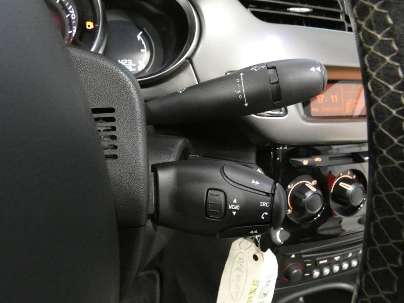 Photo 14 de l'offre de DS DS 3 Cabrio PureTech 82ch Be Chic à 13990€ chez Autovia Véhicules Multimarques