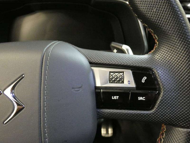 Photo 21 de l'offre de DS DS 7 Crossback BlueHDi 180ch Performance Line + Automatique à 31990€ chez Autovia Véhicules Multimarques