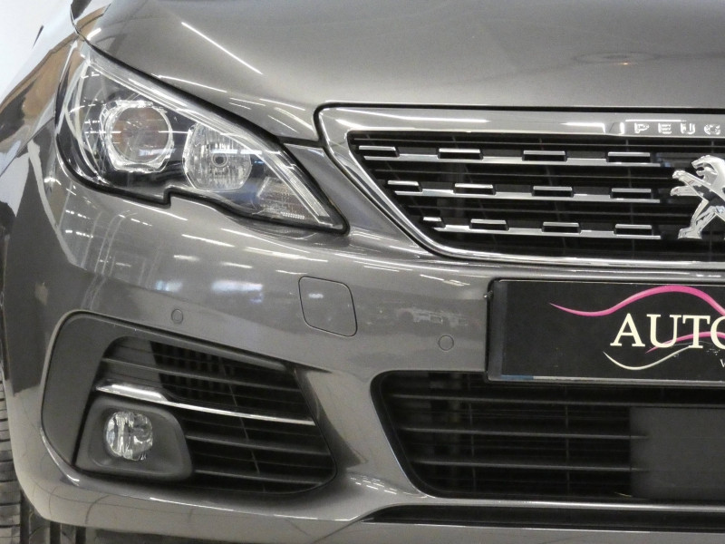 Photo 7 de l'offre de PEUGEOT 308 1.2 PureTech 110ch E6.c S&S Tech Edition à 18480€ chez Autovia Véhicules Multimarques