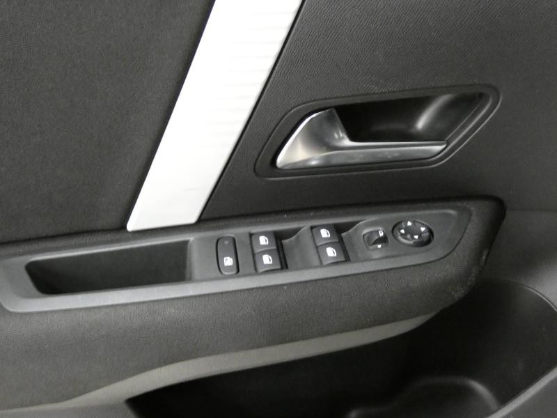 Photo 23 de l'offre de CITROEN C4 BlueHDi 110ch S&S Feel à 23490€ chez Autovia Véhicules Multimarques