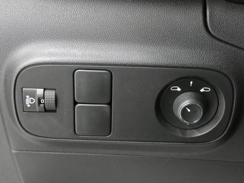 Photo 19 de l'offre de CITROEN C3 BlueHDi 100ch Feel Business S&S E6.d-TEMP BVM5 à 14470€ chez Autovia Véhicules Multimarques
