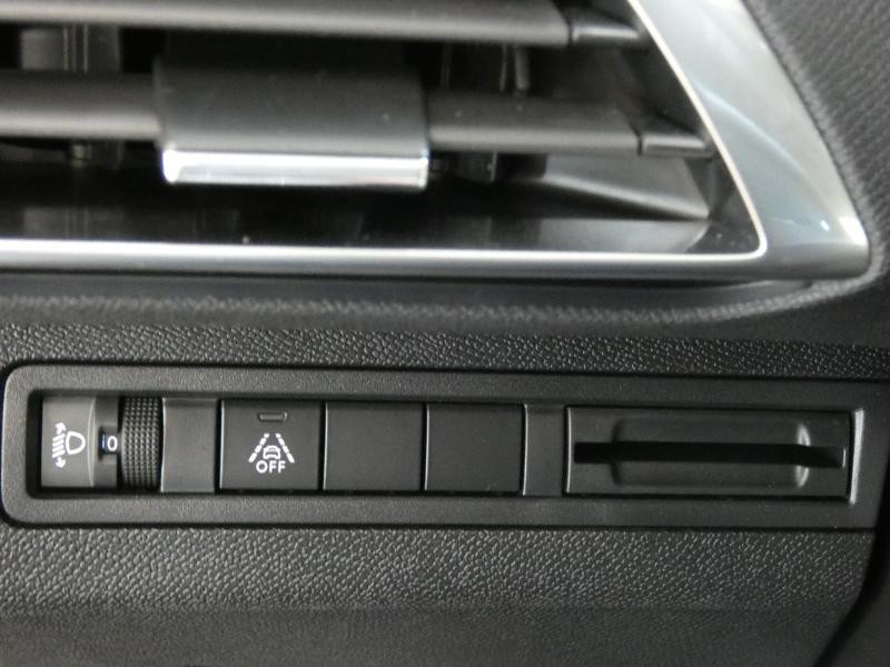 Photo 14 de l'offre de PEUGEOT 3008 1.5 BlueHDi 130ch S&S Roadtrip EAT8 à 36890€ chez Autovia Véhicules Multimarques