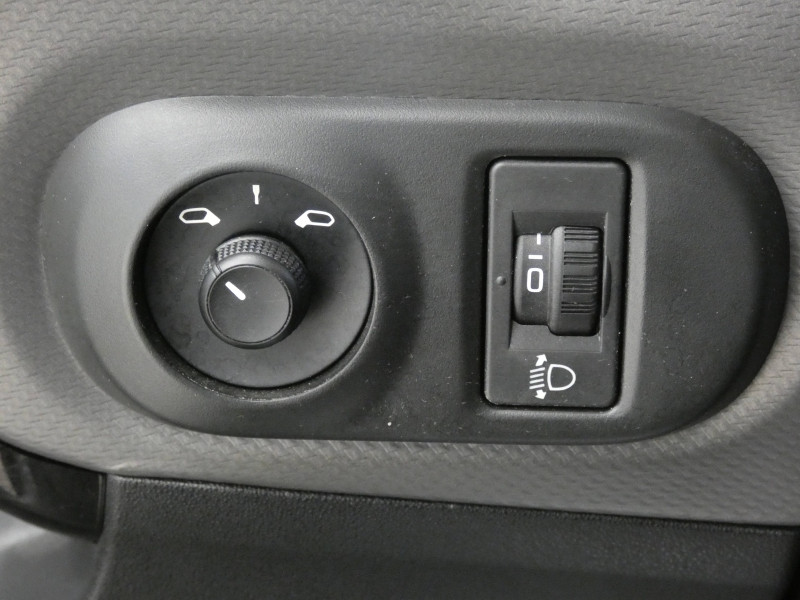 Photo 11 de l'offre de CITROEN C4 Cactus PureTech 110ch S&S Feel à 12990€ chez Autovia Véhicules Multimarques