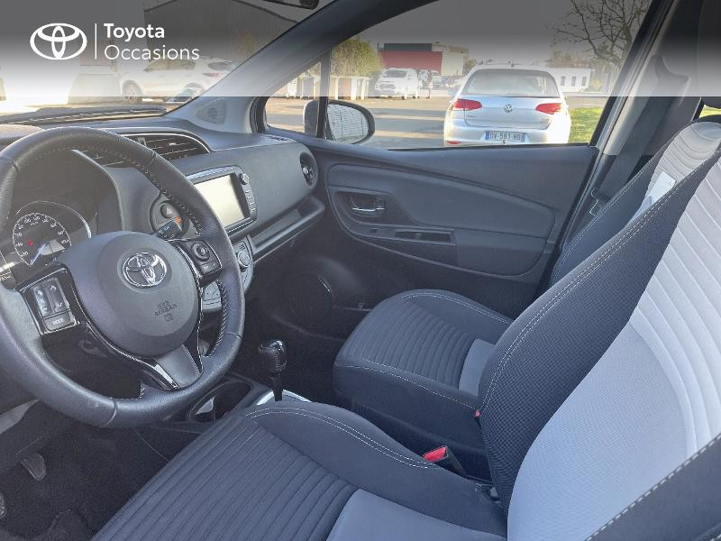 Photo 11 de l'offre de TOYOTA Yaris 100h Dynamic 5p RC18 à 14980€ chez Rizzon Auto - Toyota St Brieuc