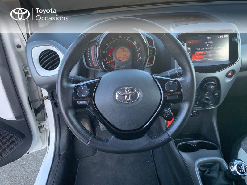 Photo 9 de l'offre de TOYOTA Aygo 1.0 VVT-i 72ch x-play 3p à 9580€ chez Rizzon Auto - Toyota St Brieuc