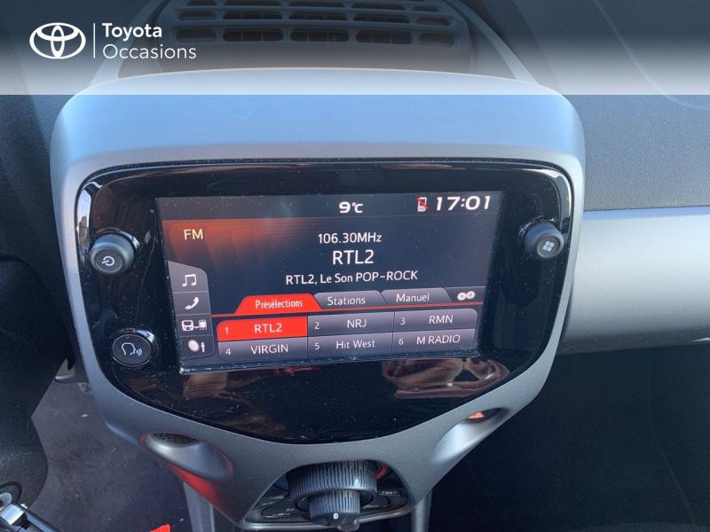 Photo 15 de l'offre de TOYOTA Aygo 1.0 VVT-i 72ch x-play 3p à 9580€ chez Rizzon Auto - Toyota St Brieuc