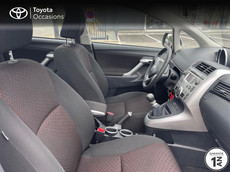 Photo 6 de l'offre de TOYOTA Verso 126 D-4D FAP SkyView Edition 7 places à 8490€ chez Rizzon Auto - Toyota St Brieuc