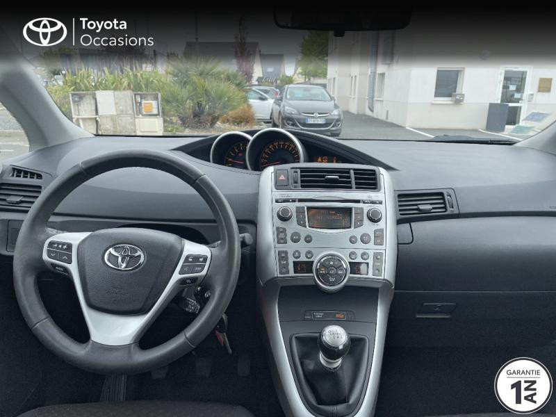 Photo 8 de l'offre de TOYOTA Verso 126 D-4D FAP SkyView Edition 7 places à 8490€ chez Rizzon Auto - Toyota St Brieuc