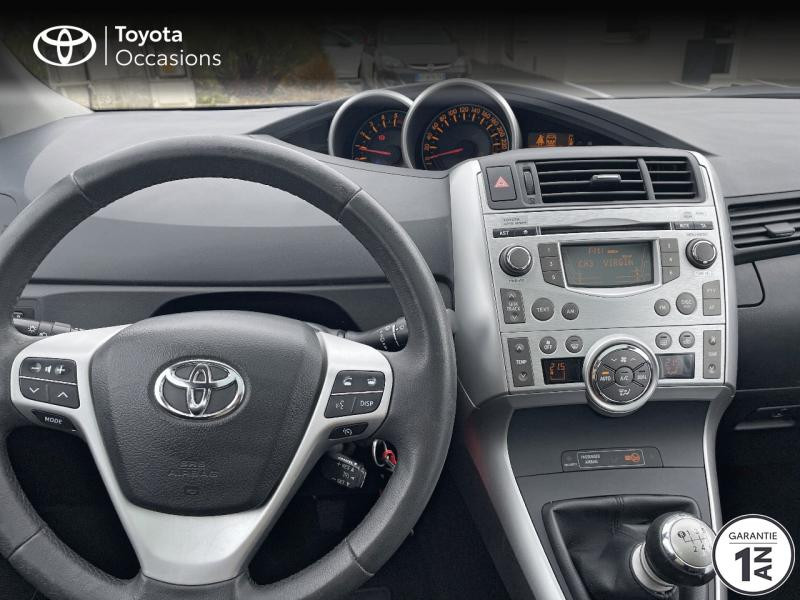 Photo 9 de l'offre de TOYOTA Verso 126 D-4D FAP SkyView Edition 7 places à 8490€ chez Rizzon Auto - Toyota St Brieuc