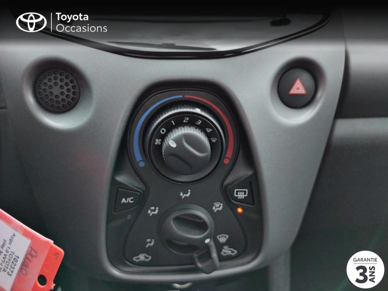 Photo 22 de l'offre de TOYOTA Aygo 1.0 VVT-i 72ch x-play 5p MY20 à 12990€ chez Rizzon Auto - Toyota St Brieuc