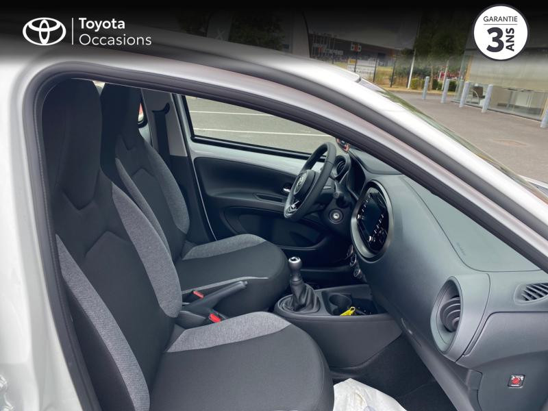 Photo 6 de l'offre de TOYOTA Aygo X 1.0 VVT-i 72ch Dynamic à 15980€ chez Rizzon Auto - Toyota St Brieuc