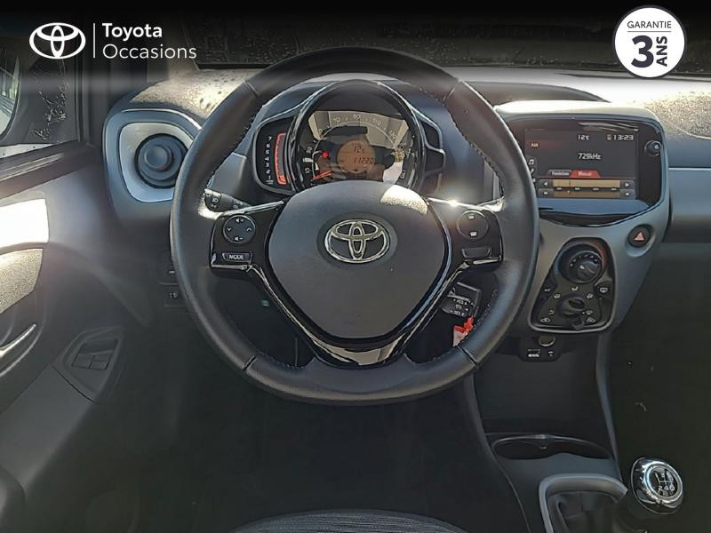Photo 9 de l'offre de TOYOTA Aygo 1.0 VVT-i 72ch x-play 5p MY20 à 12990€ chez Rizzon Auto - Toyota St Brieuc