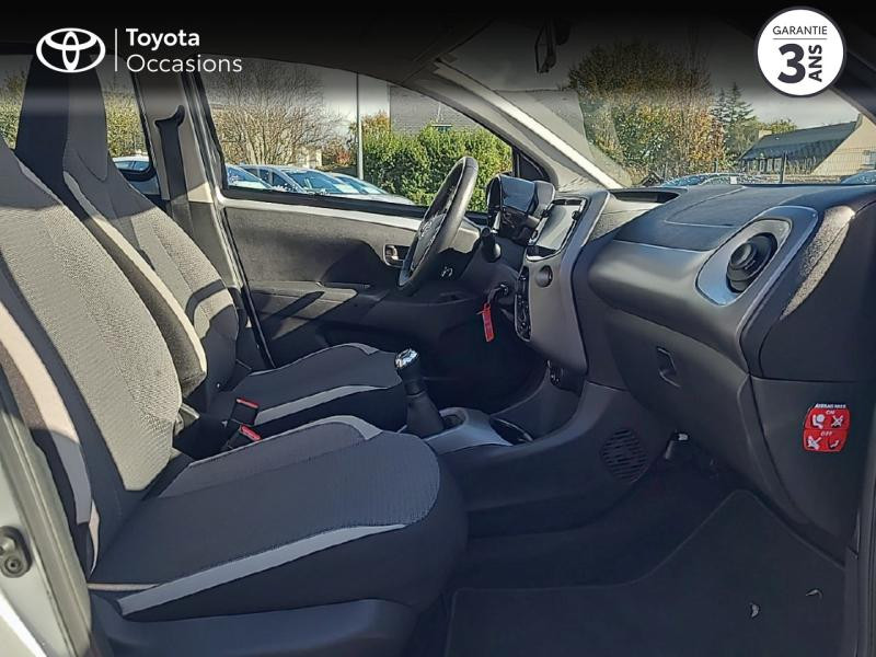 Photo 6 de l'offre de TOYOTA Aygo 1.0 VVT-i 72ch x-play 5p MY20 à 12990€ chez Rizzon Auto - Toyota St Brieuc