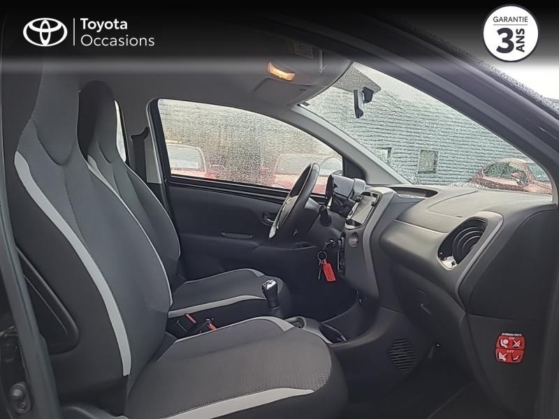 Photo 6 de l'offre de TOYOTA Aygo 1.0 VVT-i 72ch x-play 5p MY20 à 12490€ chez Rizzon Auto - Toyota St Brieuc