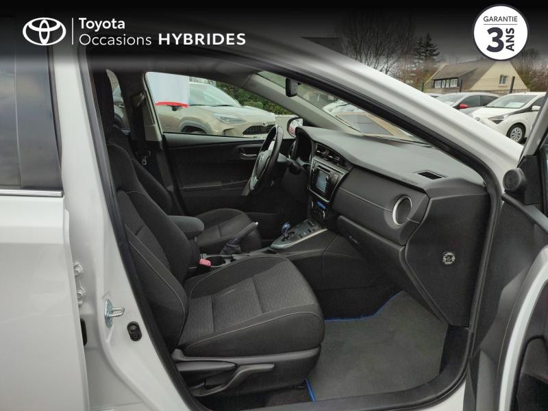Photo 6 de l'offre de TOYOTA Auris HSD 136h Feel! à 14990€ chez Rizzon Auto - Toyota St Brieuc