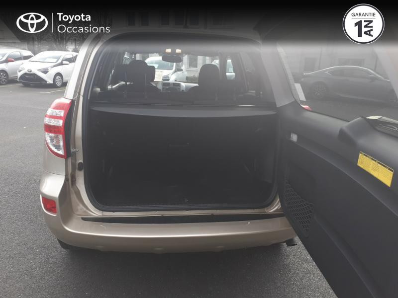 Photo 10 de l'offre de TOYOTA RAV4 150 D-4D Life 2WD à 11480€ chez Rizzon Auto - Toyota St Brieuc