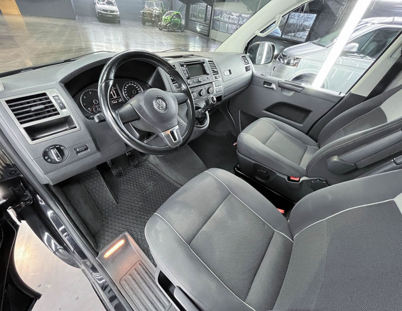 Photo 10 de l'offre de VOLKSWAGEN MULTIVAN 2.0 TDI 140CH BLUEMOTION TECHNOLOGY CONFORTLINE à 30490€ chez AC111 Automobiles