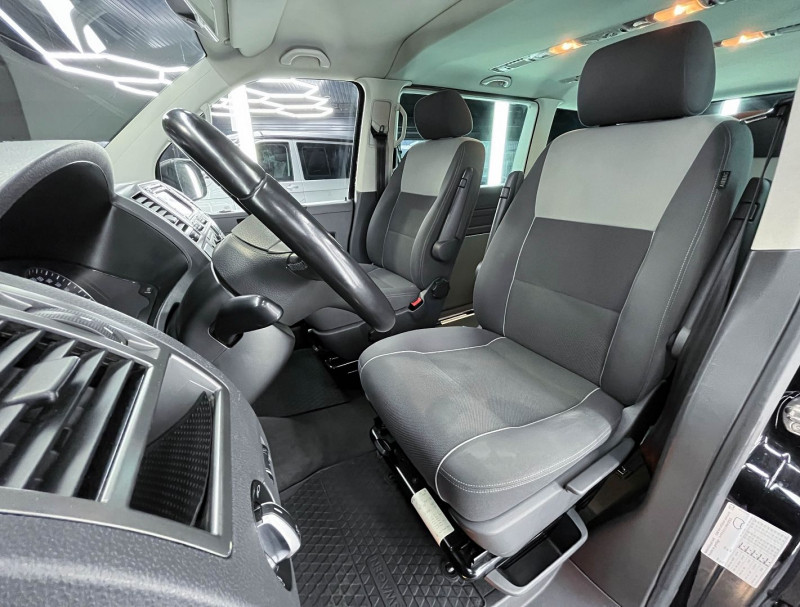 Photo 11 de l'offre de VOLKSWAGEN MULTIVAN 2.0 TDI 140CH BLUEMOTION TECHNOLOGY CONFORTLINE à 30490€ chez AC111 Automobiles