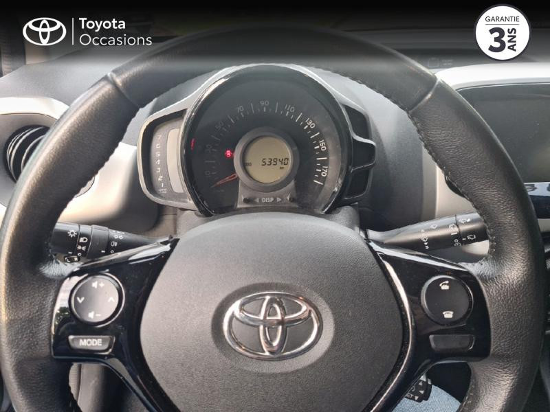 Photo 13 de l'offre de TOYOTA Aygo 1.0 VVT-i 69ch x-play 5p à 9980€ chez Rizzon Auto - Toyota Guingamp