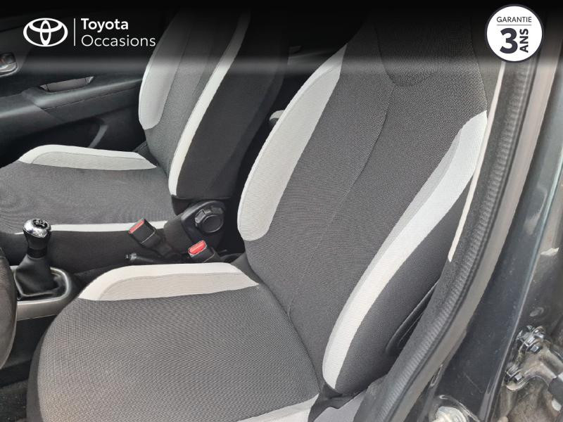 Photo 11 de l'offre de TOYOTA Aygo 1.0 VVT-i 69ch x-play 5p à 9980€ chez Rizzon Auto - Toyota Guingamp